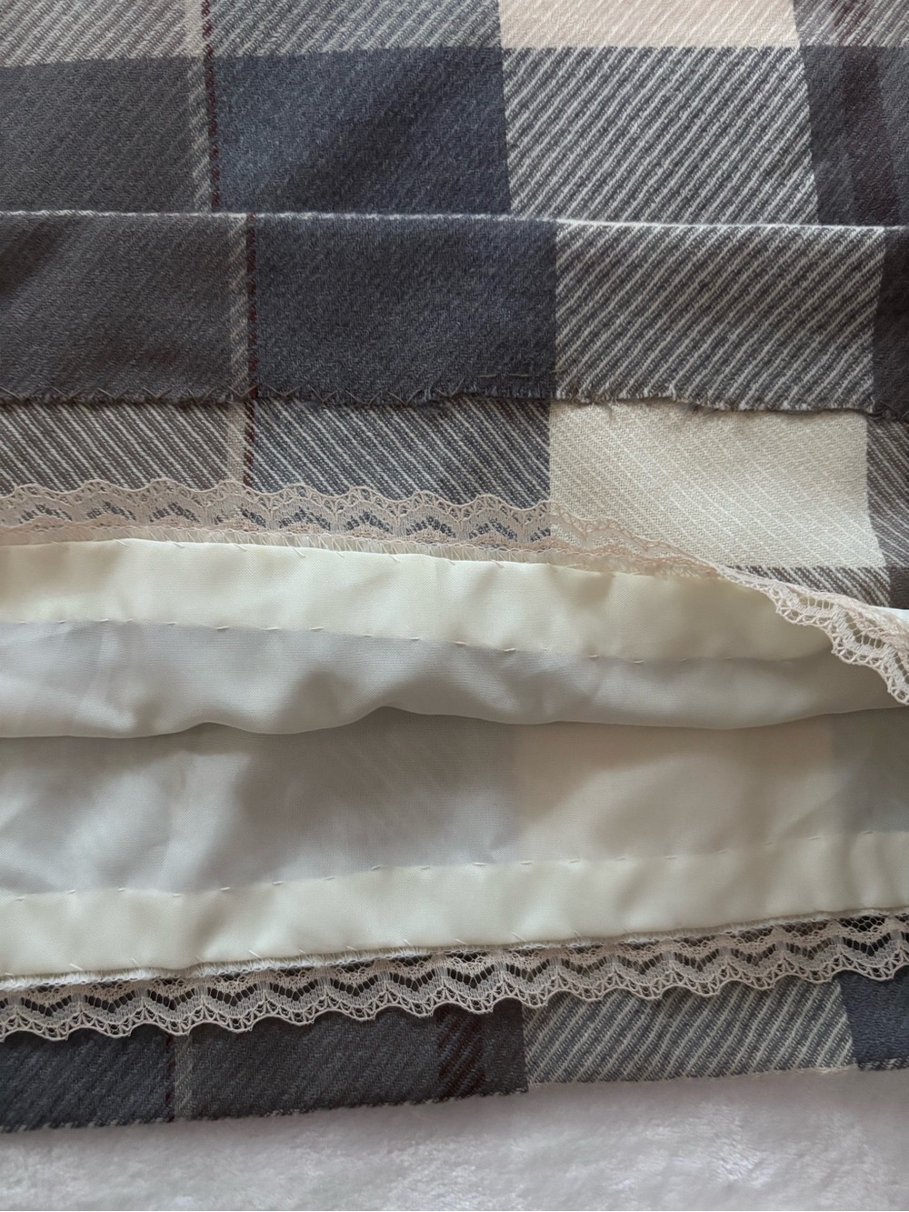 Vintage Wool midi skirt - Picture 4 of 11